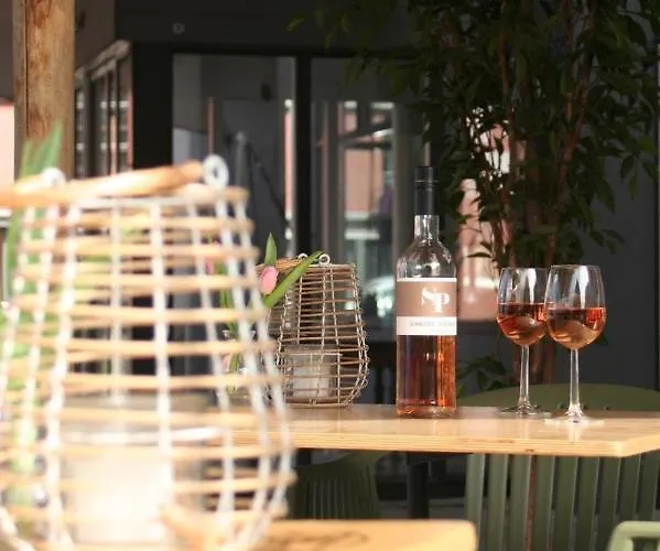 Restaurant De Baronie Szálloda 4*