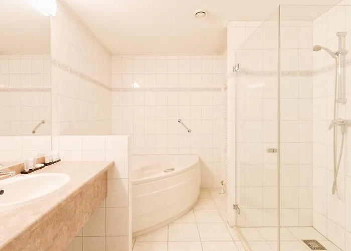 Restaurant De Baronie 4*