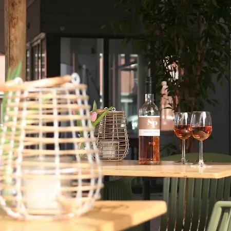 Restaurant De Baronie Szálloda 4*